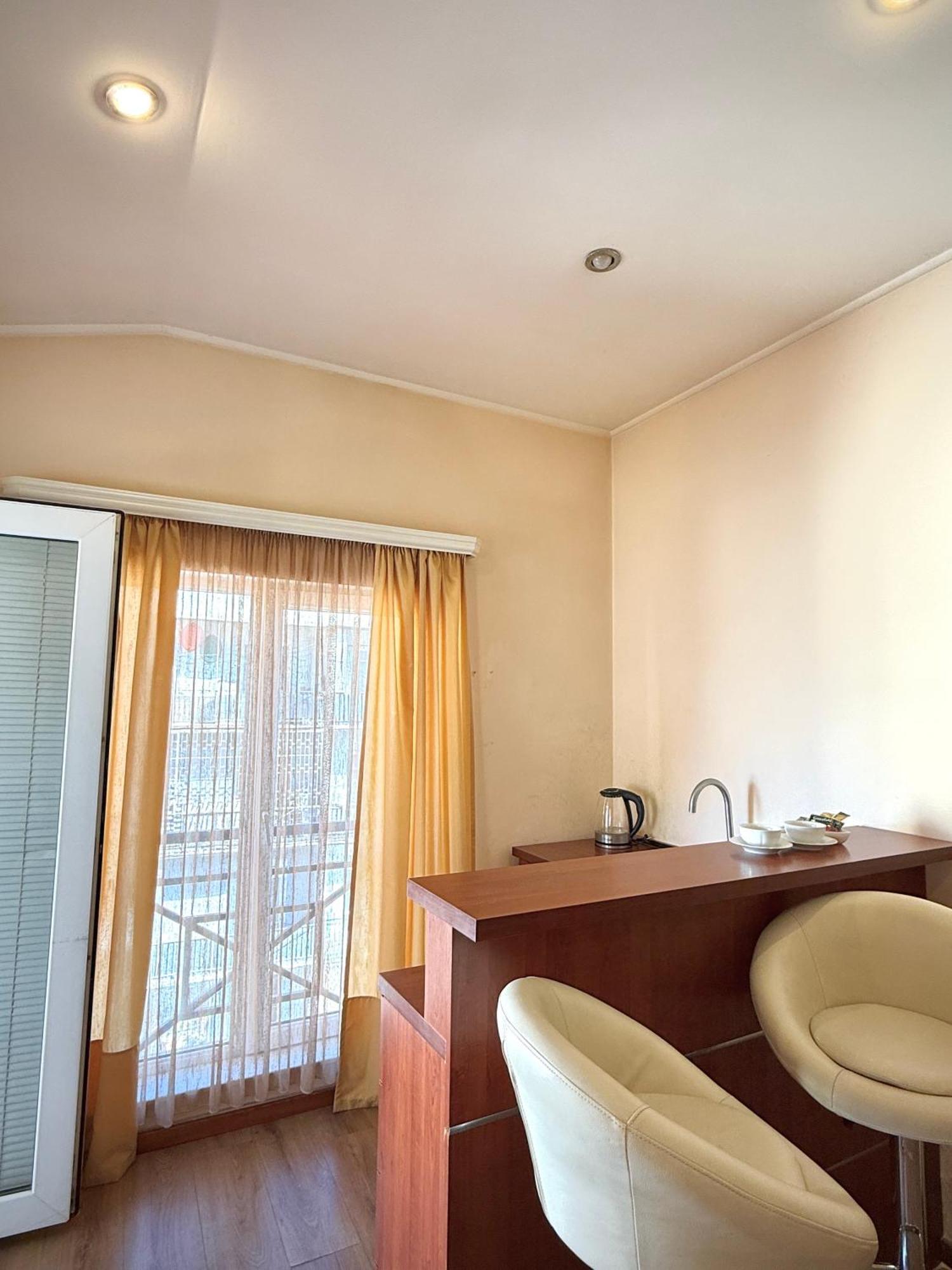 Hotel Vake ティビリシ エクステリア 写真
